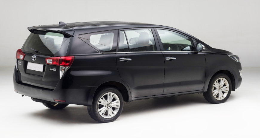 innova car rental pune
